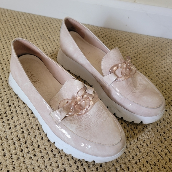 Qonders Cream Patent Platform Loafers with Chain Embellishment, Euro 40 - Picture 2 of 6